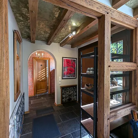 Eleganza מונשאו