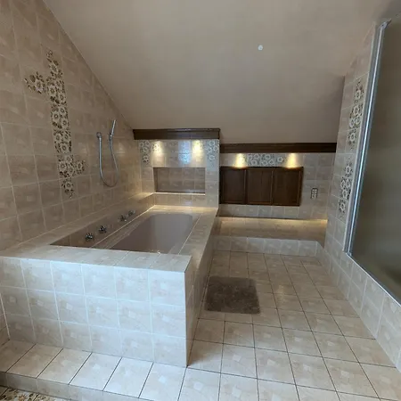 Eleganza וילה מונשאו