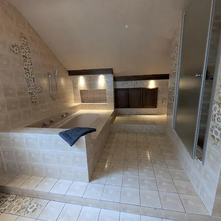 Eleganza וילה מונשאו