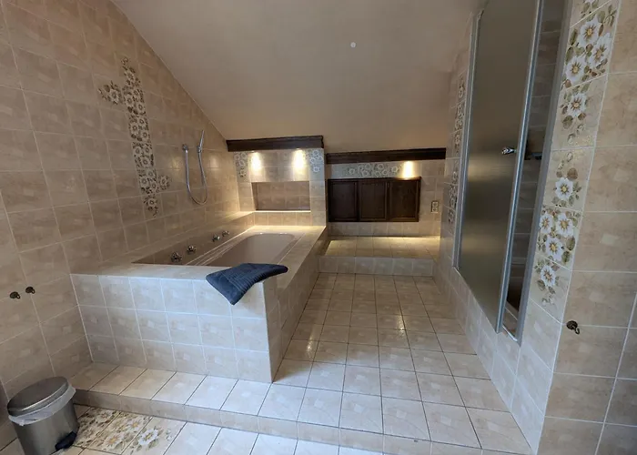 Eleganza וילה מונשאו