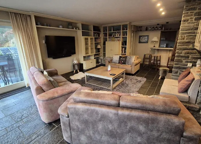 Eleganza מונשאו